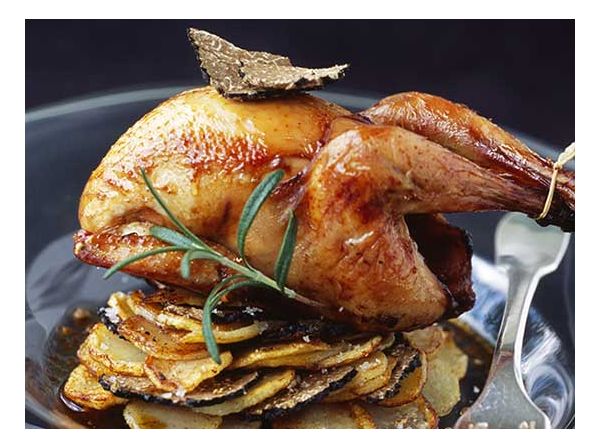 Pigeon rôti, pétales de pomme de terre et truffe | Comptoir des Vignes