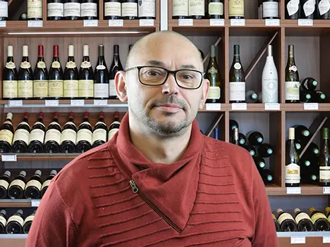 Caviste comptoir des vignes Saint-Clément Sens